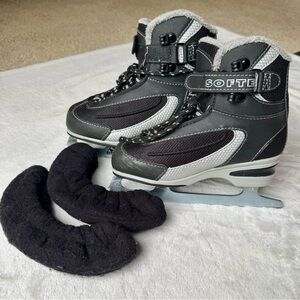 Jackson Softec Kids Ice Skates + Soft Blade Covers Black {Size 1 Blade 7 2/3}